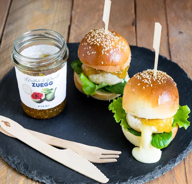Ricette - Mini burger con tomino e fichi