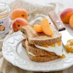 Ricette - Toast integrale alle albicocche