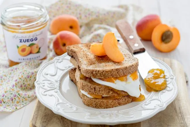 Ricette - Toast integrale alle albicocche