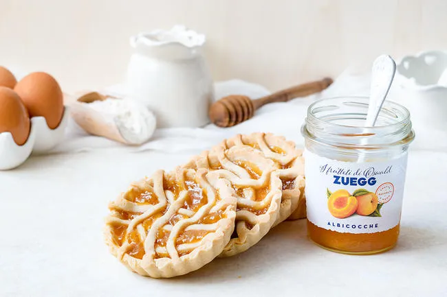 Ricette - Crostatine rustiche alla confettura di albicocche Con frolla all'olio di oliva