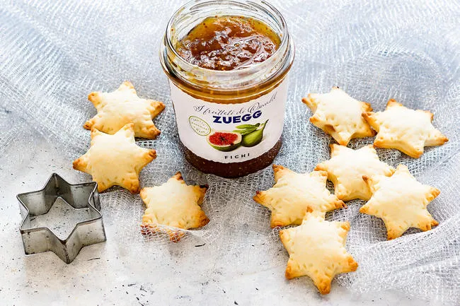 Ricette - Stelline di brisè con pecorino e fichi