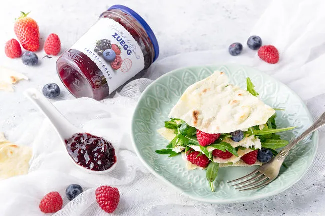 MILLEFOGLIE SALATA DI PANE GUTTIAU