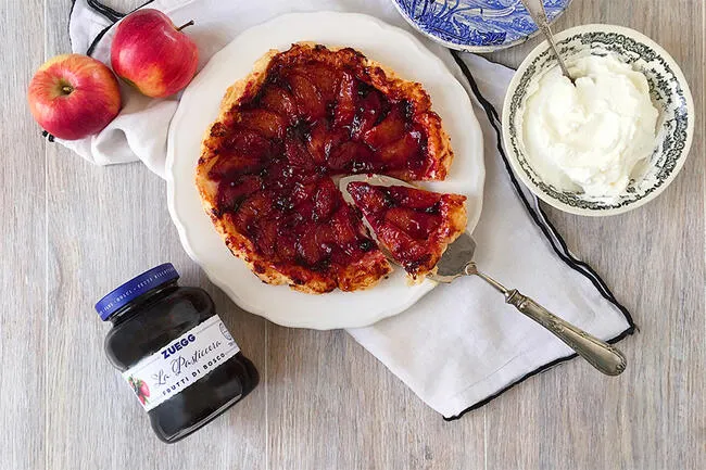 Ricette - Tarte Tatin di pasta Sfoglia alle Mele e Frutti di Bosco