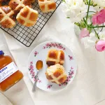 maxi cinnamon roll con marmellata di arance