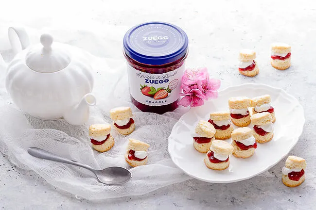 Ricette - Mini scones panna e fragole