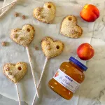 maxi cinnamon roll con marmellata di arance