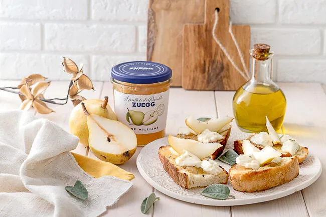 Crostini gourmet gorgonzola e pere