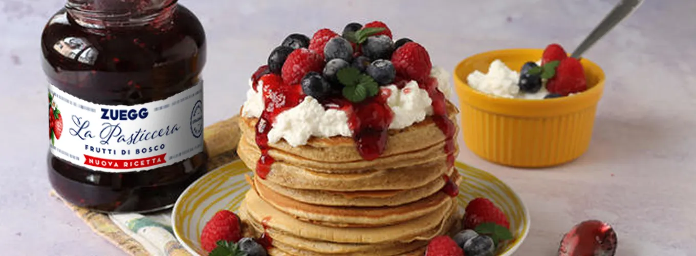 PANCAKE INTEGRALI RICOTTA E FRUTTI DI BOSCO